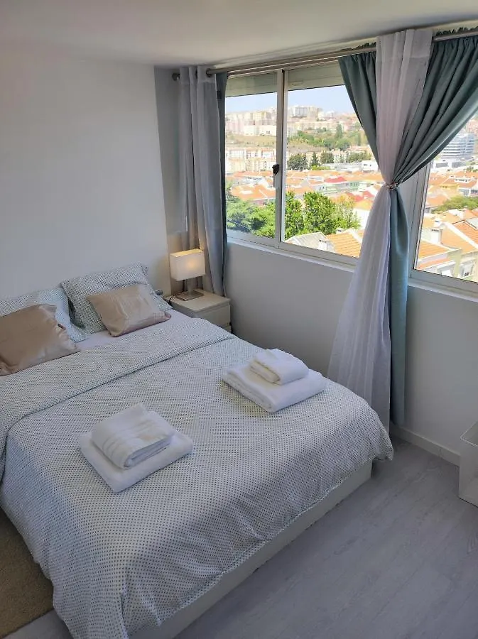 Quarto em Acomodações Particulares Vista Panoramica Amadora Apartamento